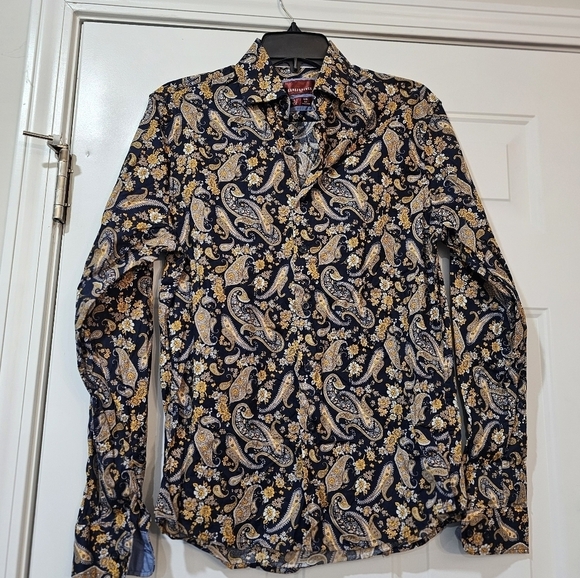 CONSEQUENCE Slim fit size small men Paisley shirt. - Picture 2 of 16